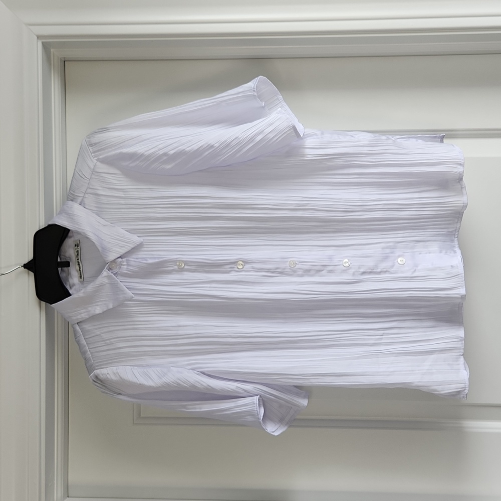 Abercrombie & Fitch White Short-Sleeve Crinkle Satin Shirt